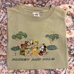 Vintage Disney Store embroidered t-shirt